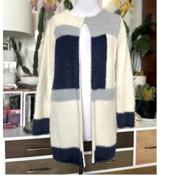 Janice The Wonder Sweater in Cream‎ - Picture 3 of 15
